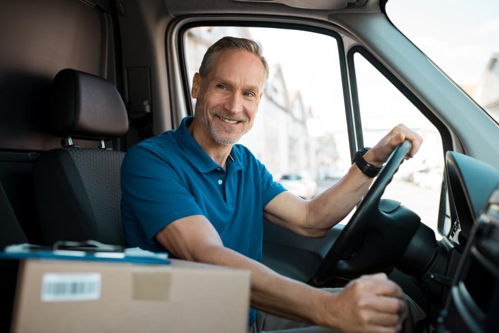 Verkeer & Transport - vrolijke pakketbezorger